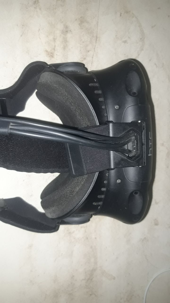 Уценённый Шлем виртуальной реальности HTC Vive Уценённый Шлем виртуальной реальности HTC Vive